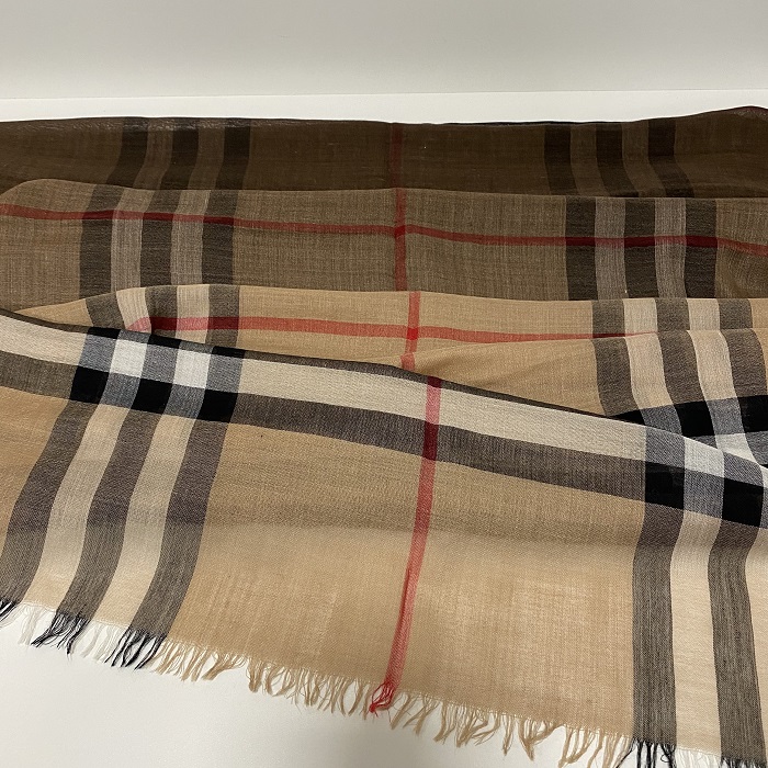 Charpe burberry store