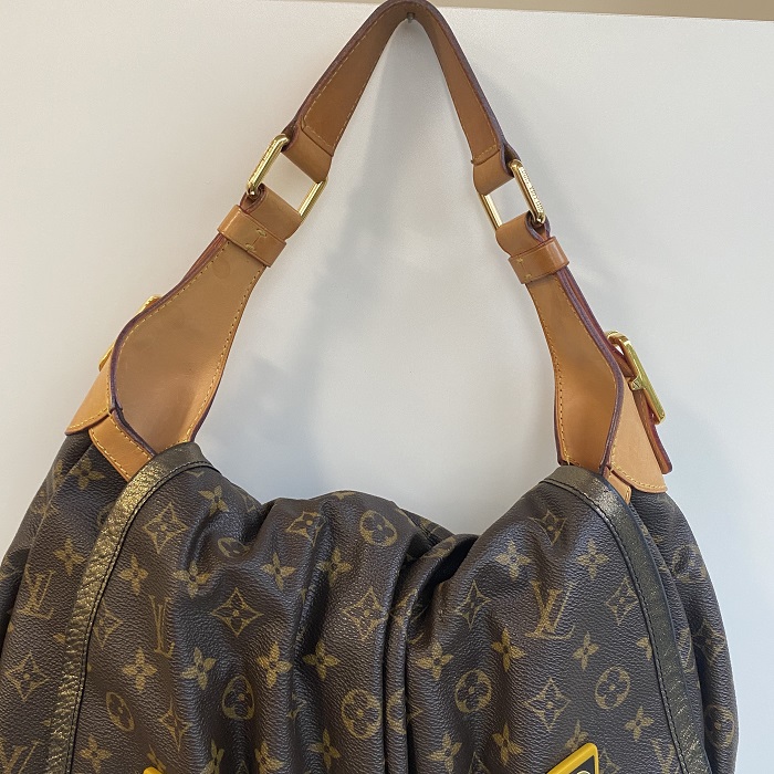 Presente de Grife - BOLSA LOUIS VUITTON KALAHARI COLEÇÃO MADONNA