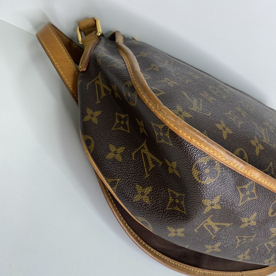 Bolsa de hombro Louis Vuitton Menilmontant 389033