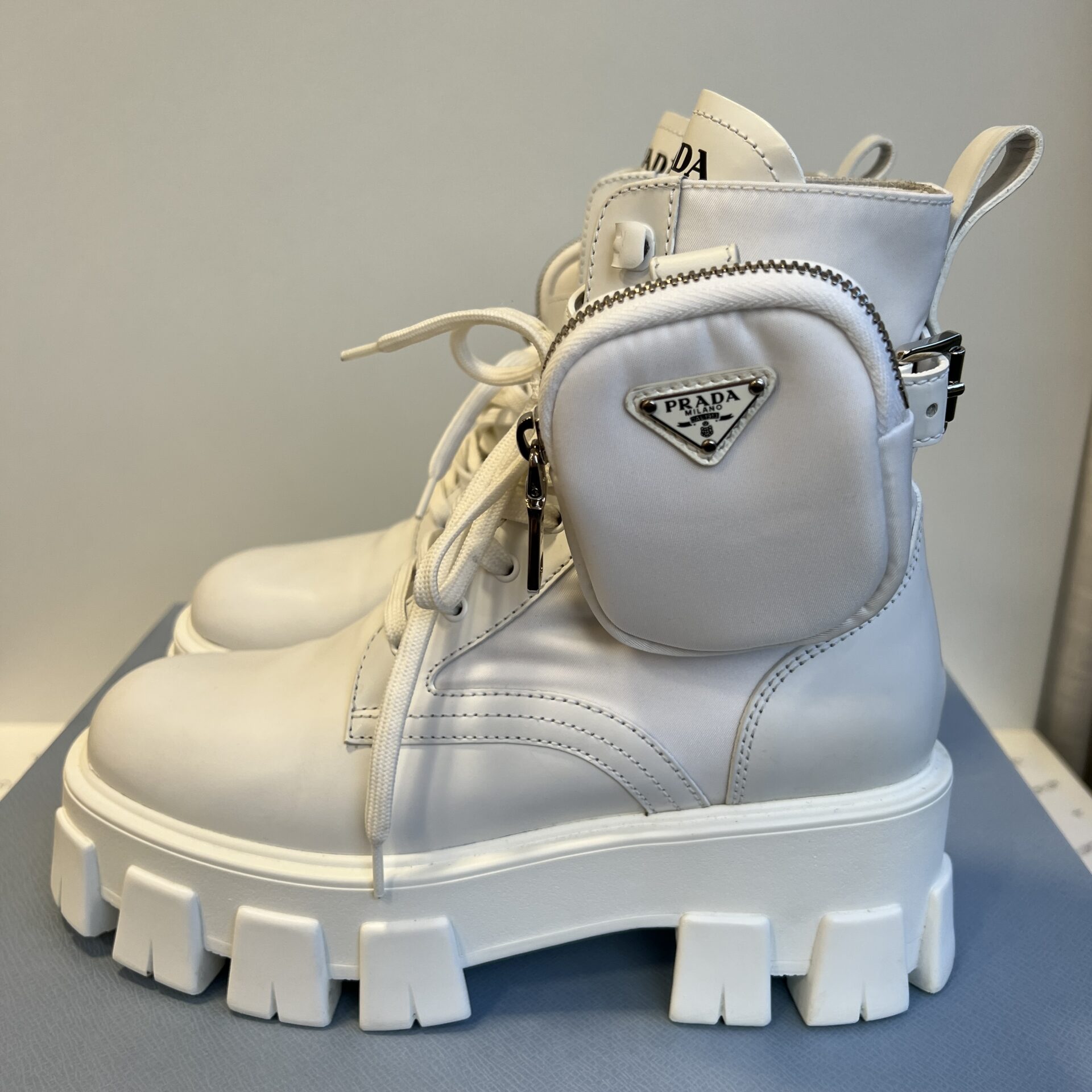 36 Prada Coturno Monolith branco - Top Luxo