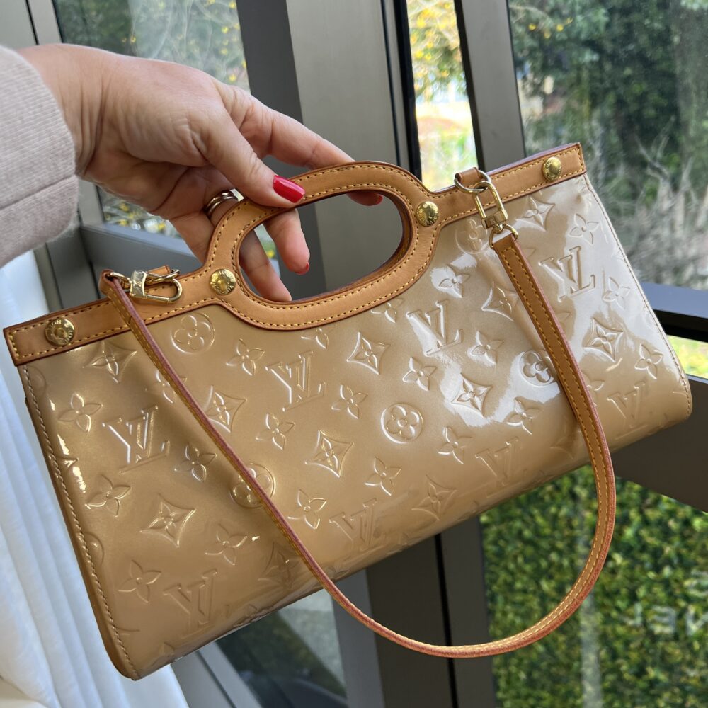 Bolsa Louis Vuitton dourada Roxbury drive - Top Luxo