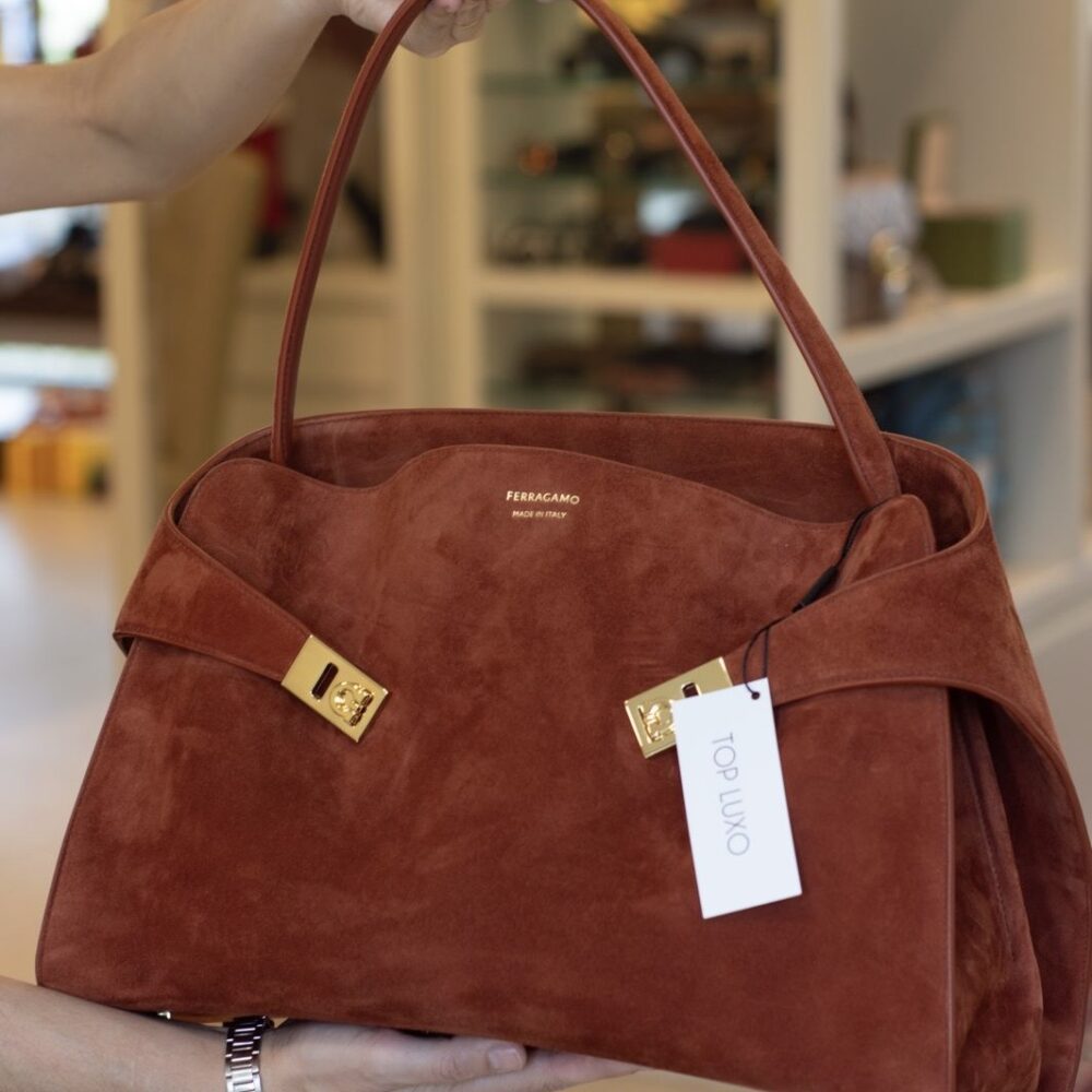 e8d73d71-9e06-4929-b2c1-3ca790f1a8c3