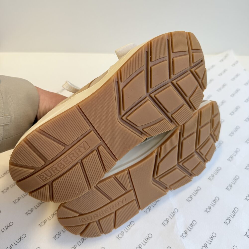 36 Tenis Burberry tons claros - Image 6