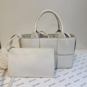 Bolsa Bottega Veneta branca Arco small