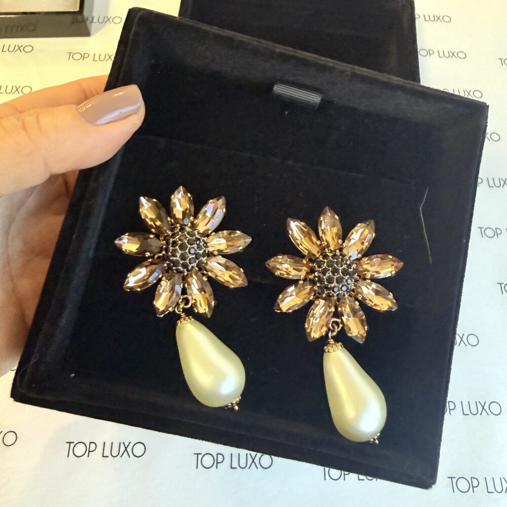 Brincos Dolce & Gabbana com pérolas