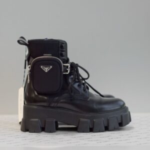 35 Coturno Prada preto