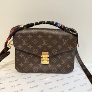 Bolsa Louis Vuitton monograma Metis