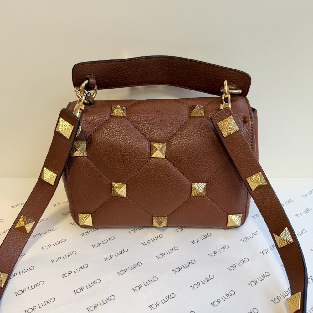 Bolsa Valentino caramelo roman stud media - Image 8