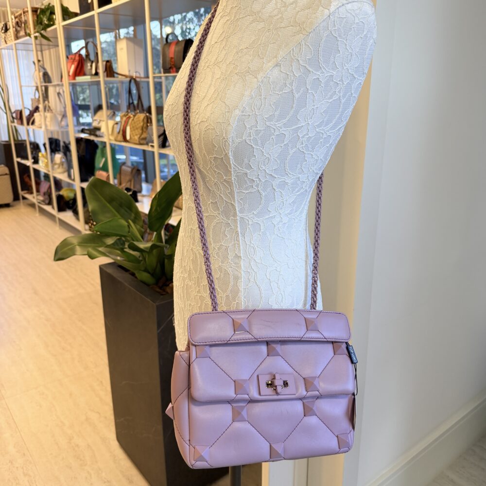 Bolsa Valentino lilás roman stud media - Image 3