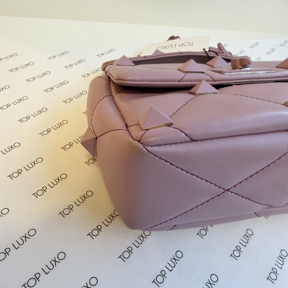 Bolsa Valentino lilás roman stud media - Image 10