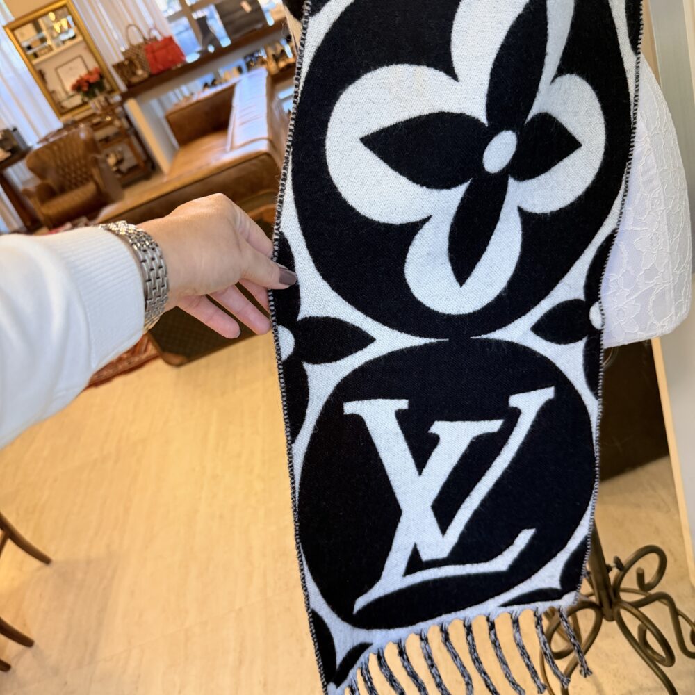 Cachecol LV medallion preto/branco - Image 7