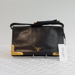 Clutch Prada preta couro