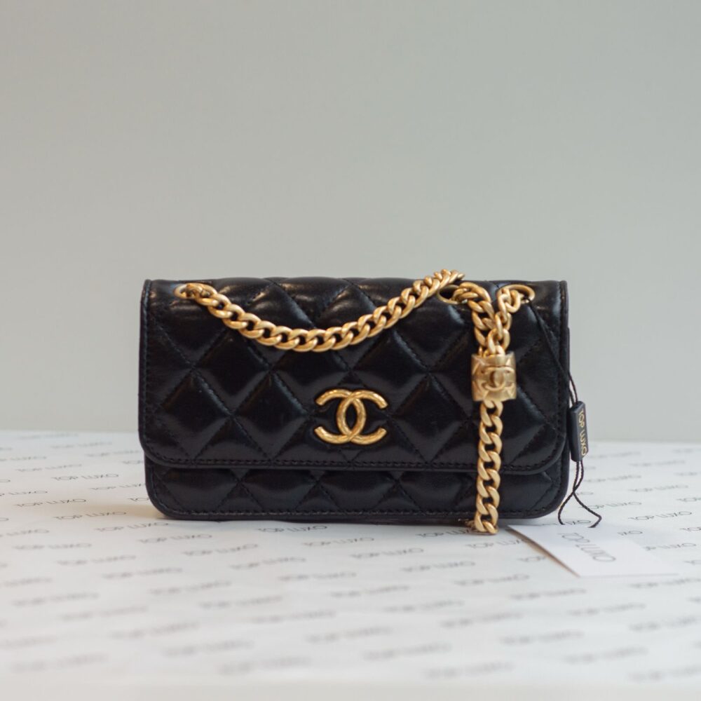 Bolsa Chanel preta mini