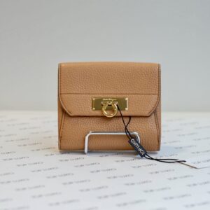 Carteira Ferragamo compacta caramelo