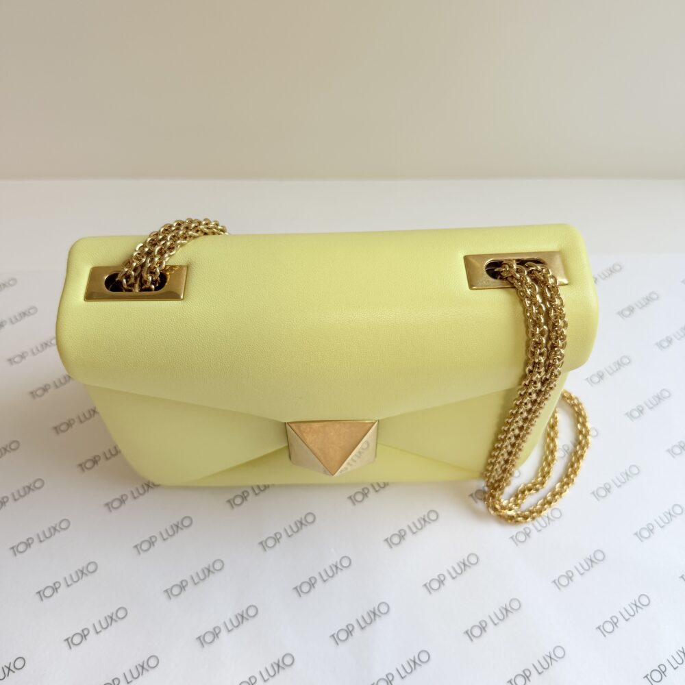Bolsa Valentino amarela One stud small - Image 5