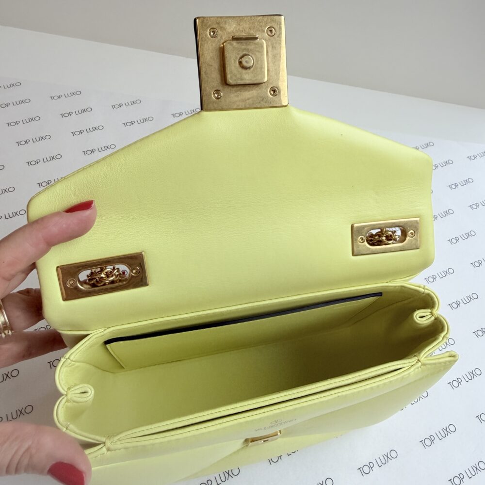 Bolsa Valentino amarela One stud small - Image 12