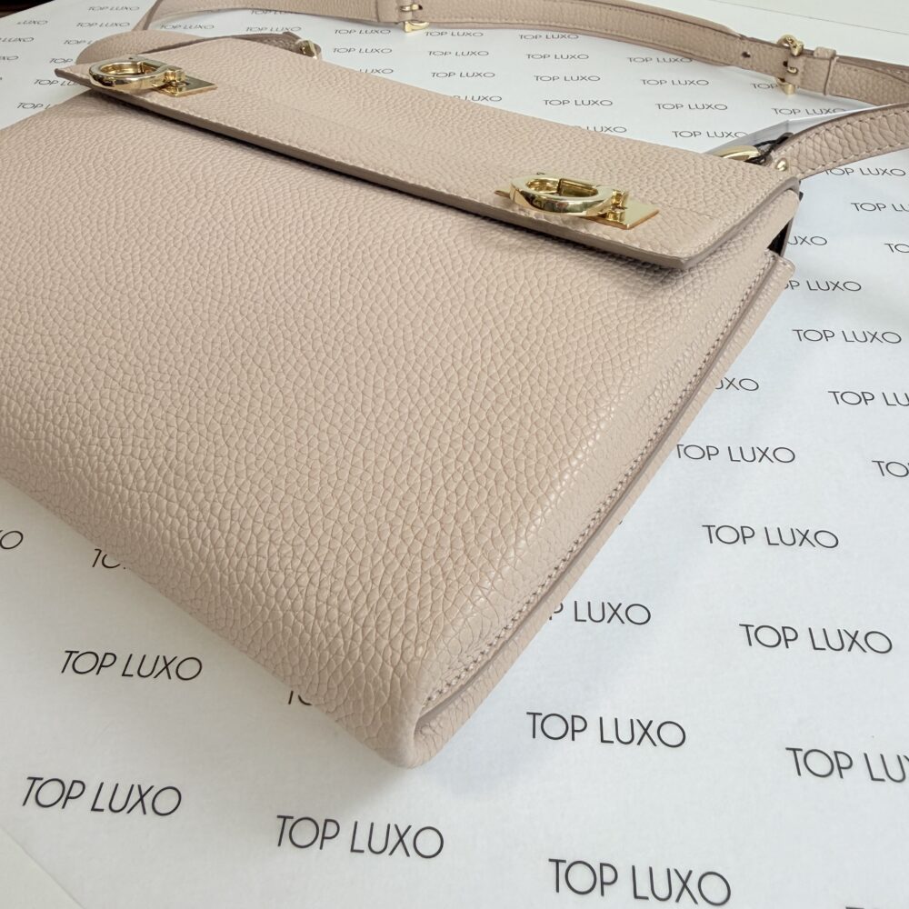 Bolsa Ferragamo nude couro - Image 12