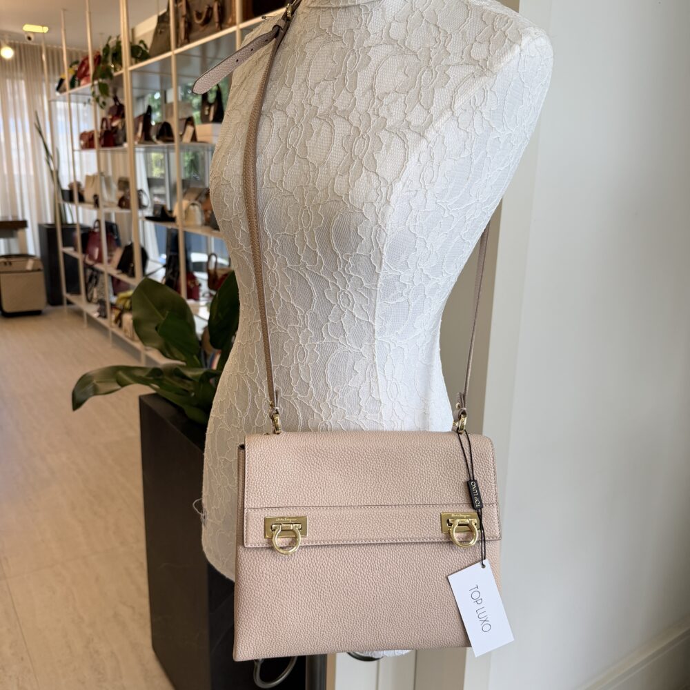 Bolsa Ferragamo nude couro - Image 3